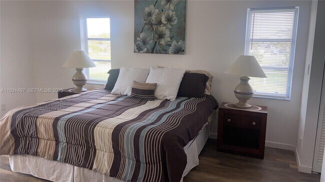 Building Photo - 13283 Pineapple Palm Ct