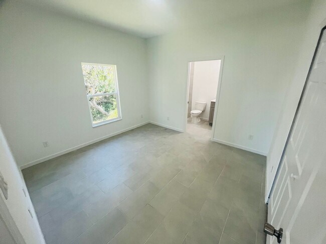 Building Photo - Brand New 2/2/1 - Lehigh Acres