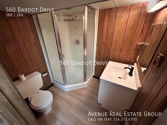 Building Photo - 560 Bardot Dr