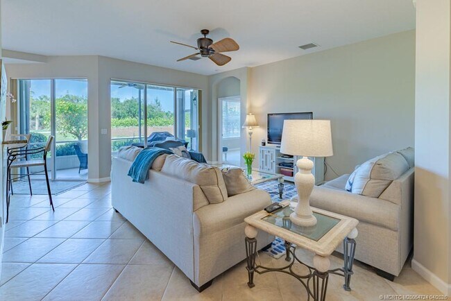 Building Photo - 2371 SW Carriage Hill Terrace