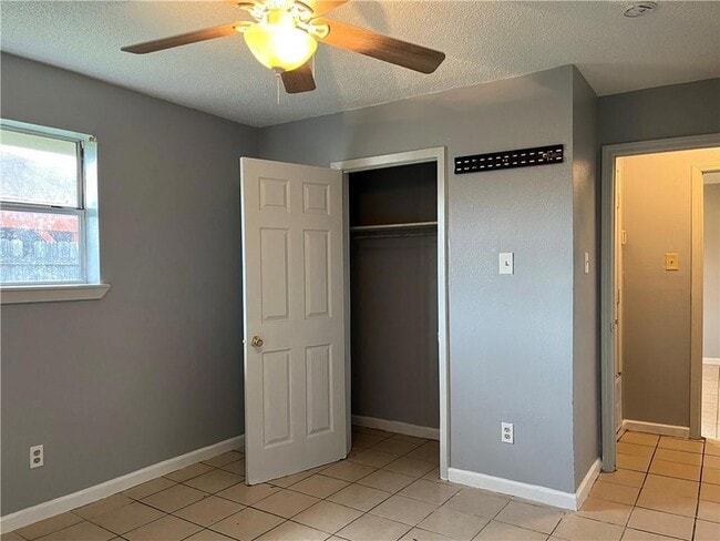 Building Photo - 8542 Dinkins St