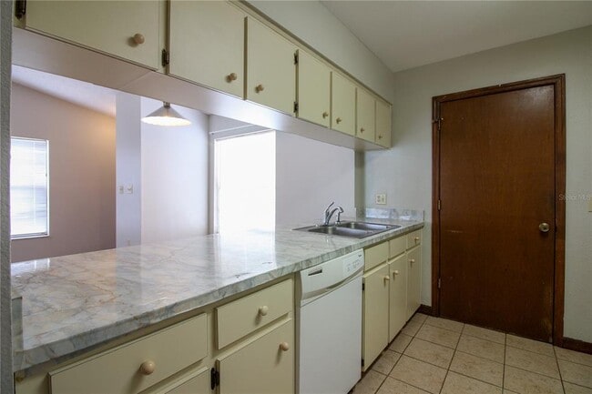 Building Photo - 6309 Highland Gardens Ct