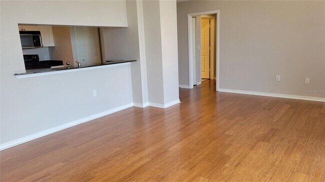 Building Photo - 1064 N Tamiami Trl