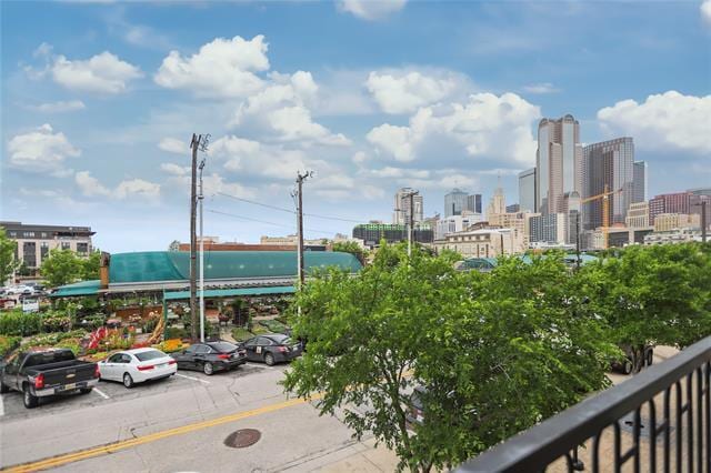 Building Photo - 660 S Pearl Expy