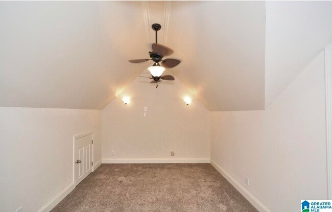 Building Photo - 107 Castlehill Dr