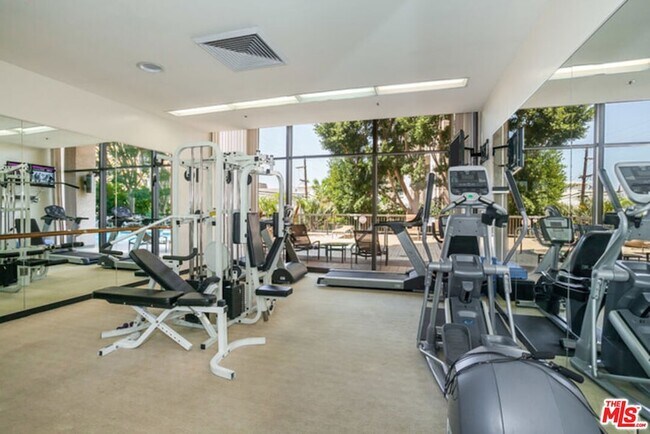 Building Photo - 10750 Wilshire Blvd
