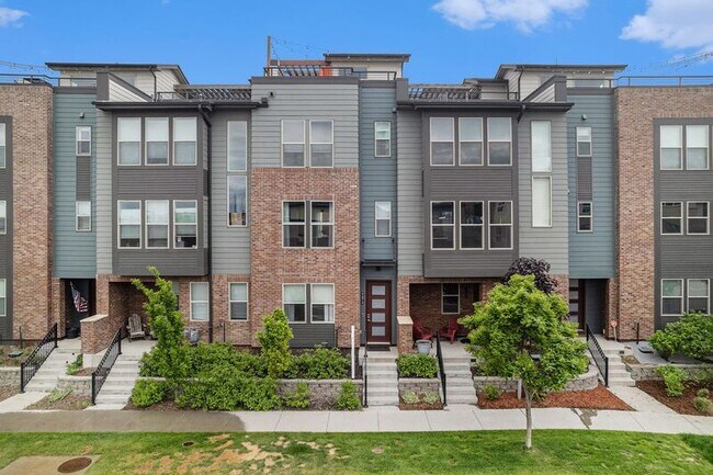 Primary Photo - 9072 E 47th Ave