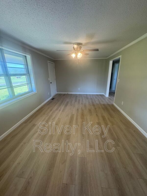 Building Photo - 137 Co Rd 193