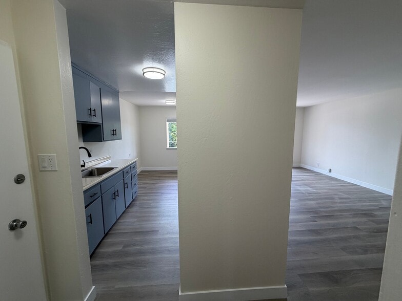 Building Photo - 149 Hilborn St
