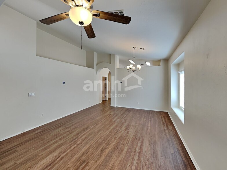 Building Photo - 147 E Via Teresita