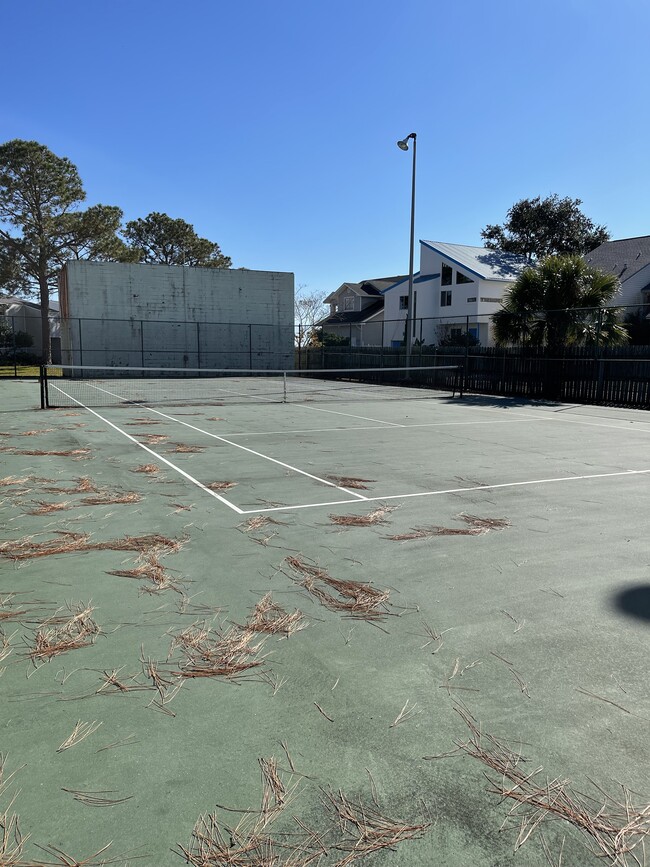 Tennis anyone? - 101 Old Ferry Rd