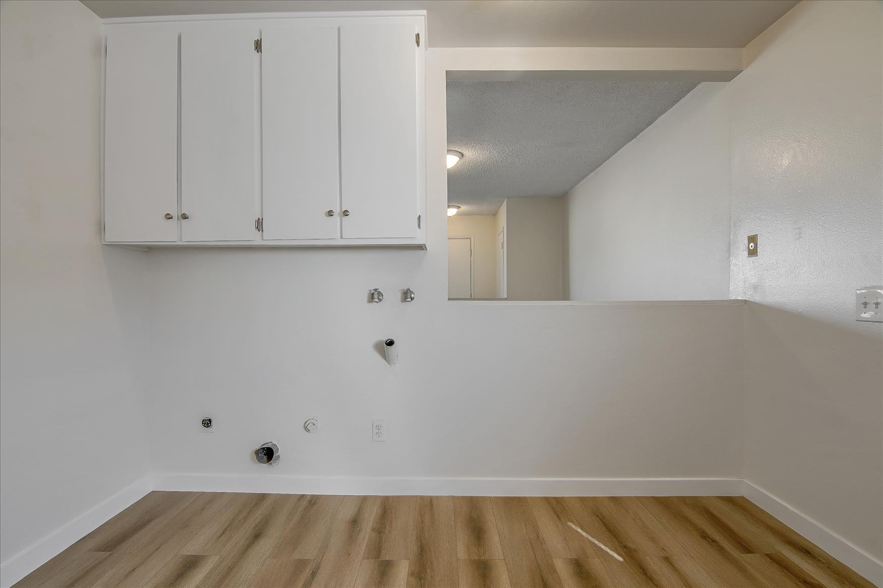 Building Photo - 9223 Langdon Ave