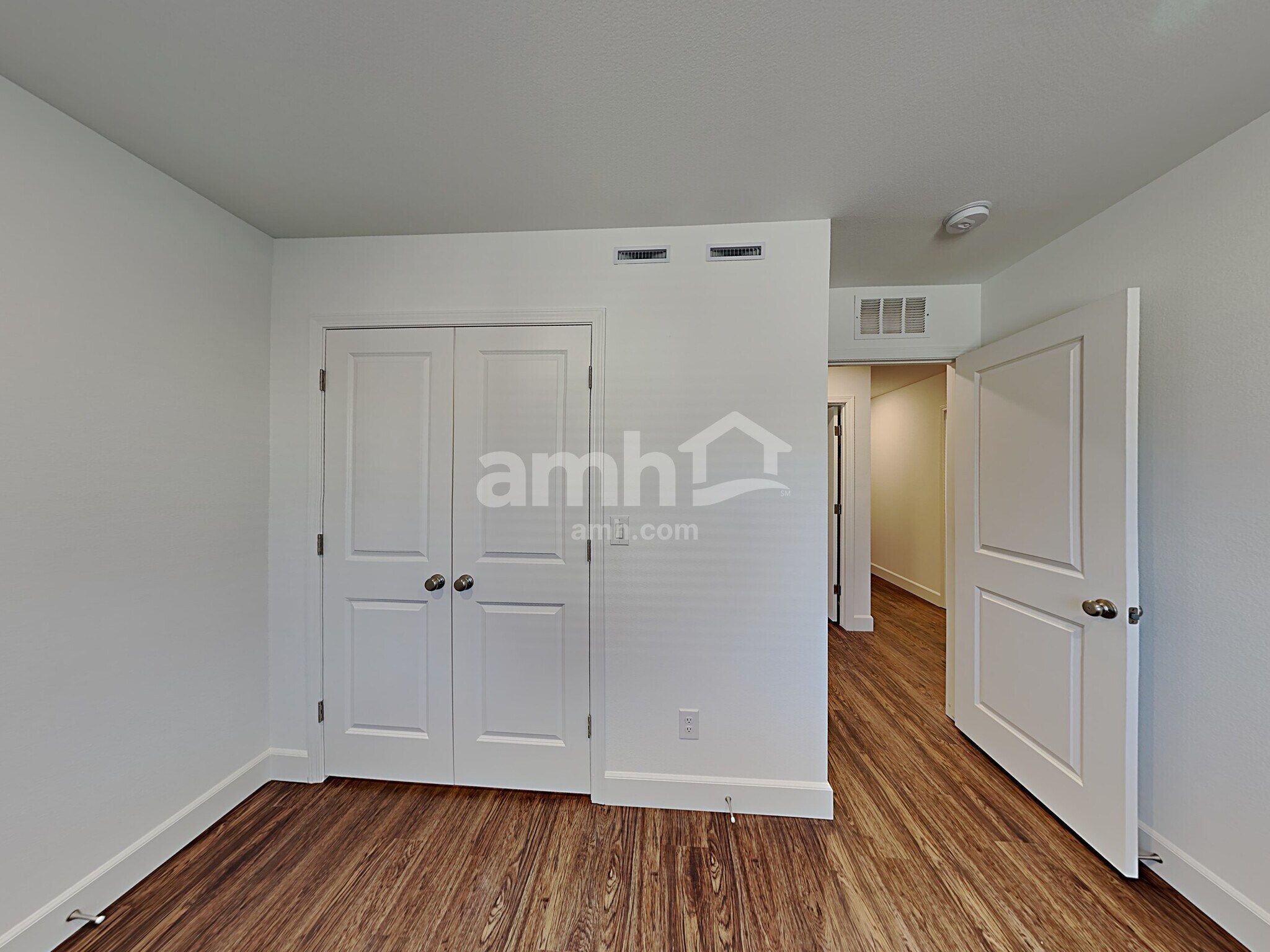 Building Photo - 9131 Crocker Pt Ct