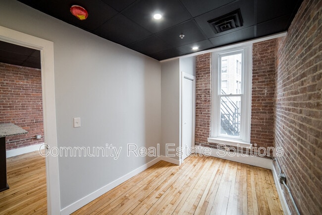 Building Photo - 22 State St