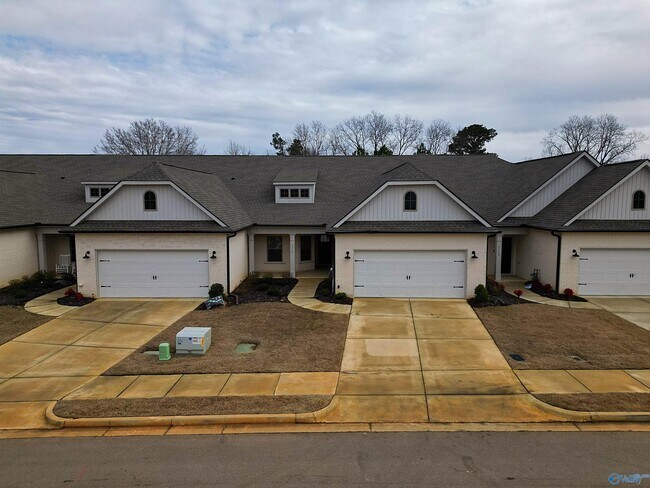 Building Photo - 7517 Doris Ruth Ln SE