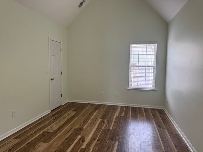 Building Photo - Four Bedroom Home in Curtis Pond