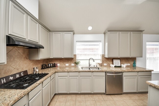 Building Photo - 15122 Heron Meadow Ln