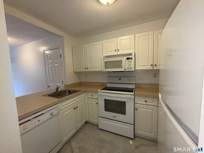 Building Photo - 57 Chapel St