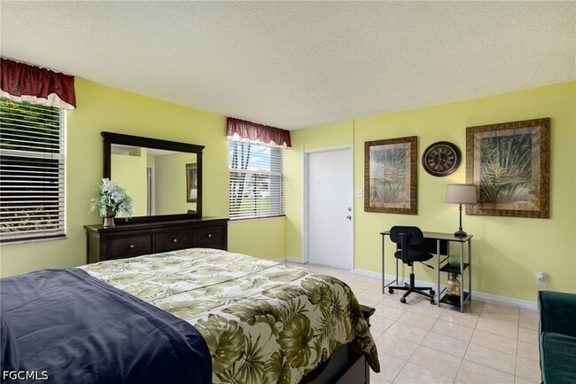 Building Photo - 5959 Winkler Rd