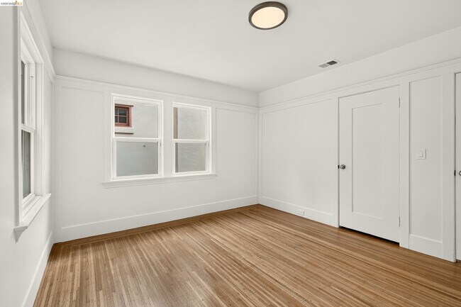 Building Photo - 846 Mandana Blvd
