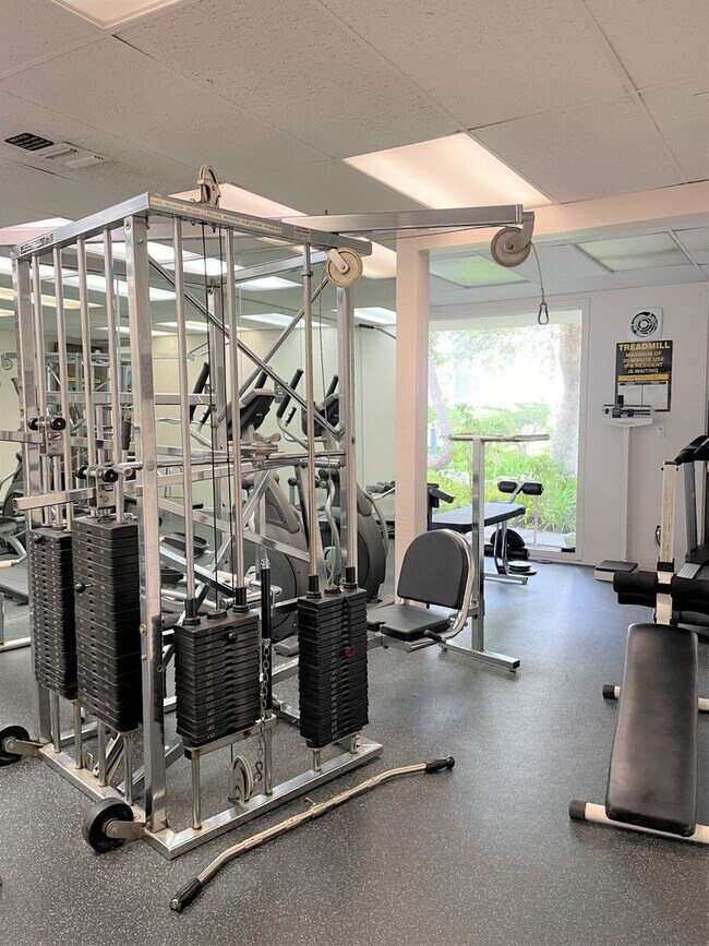 Building Photo - Luxury Living at The Estates Condominium Complex – 2 Bedroom, 2 Bathroom