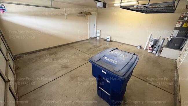 Building Photo - Spacious 4 bedroom 2 bathroom home located in the Ashton Falls community *Move In Special*