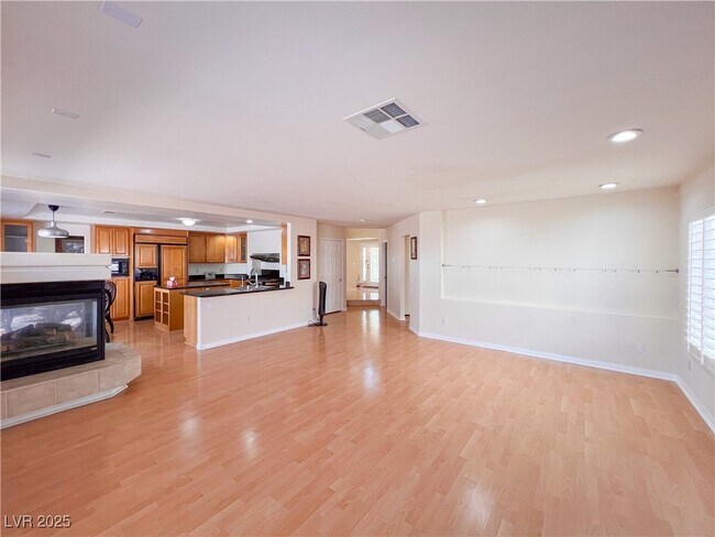 Building Photo - 6586 Shadow Cove Ave