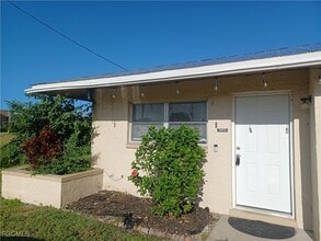 Building Photo - 2504 SW 7th Pl