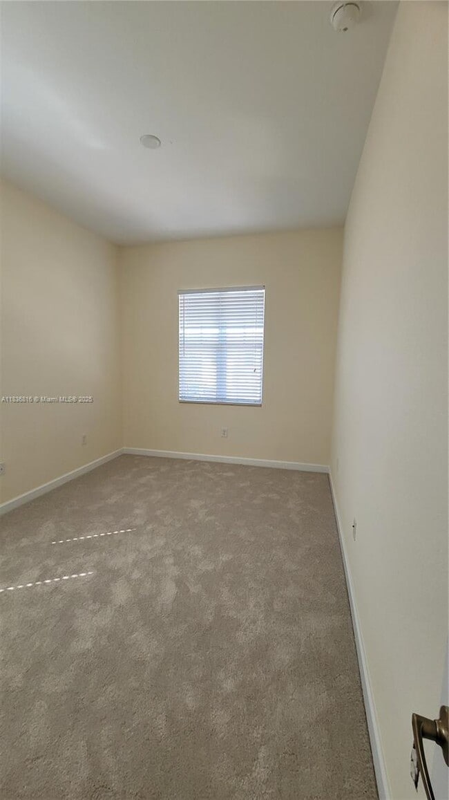 Building Photo - 6033 NW 118th Dr