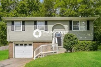 Building Photo - 3 Bedroom Pet-Friendly Home in Knoxville, TN with Main Street Renewal