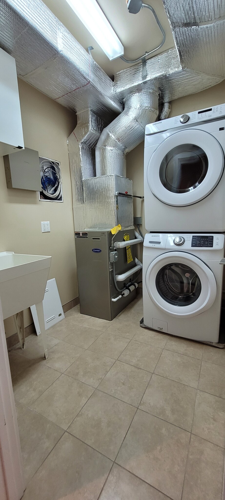 in unit washer/dryer/utility sink and data center - 760 27th Ave