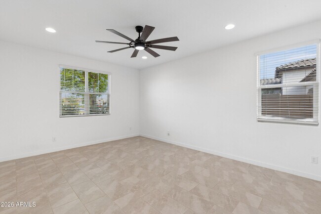 Building Photo - 519 S Avocet St