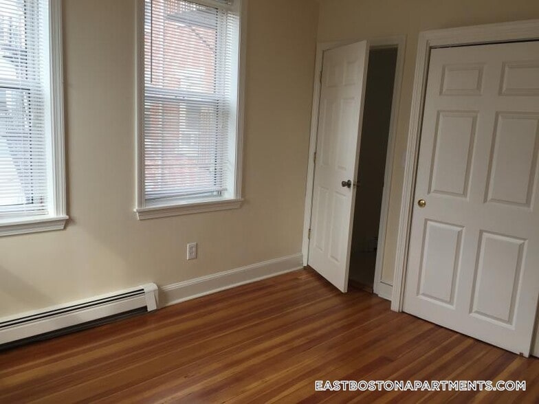 Building Photo - 25 Chelsea St