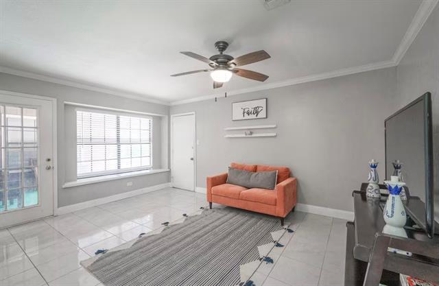 Building Photo - 313 Diamond Dr