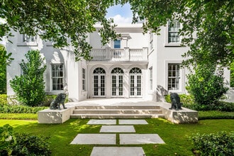 Building Photo - 142 S County Rd