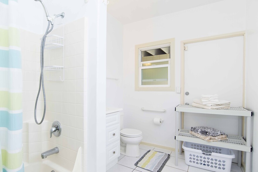 Building Photo - 1153 Kina St