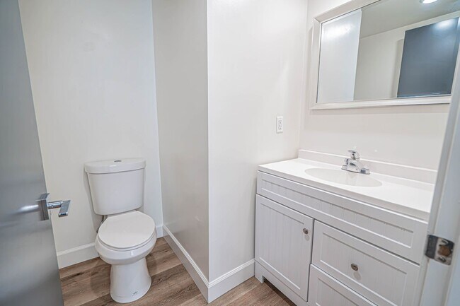 Building Photo - Beautiful 1-Bedroom Home with a Private Office Space and Modern Upgrades!