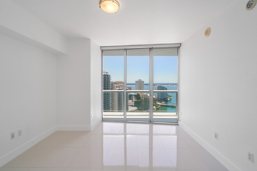 Building Photo - 475 Brickell Ave
