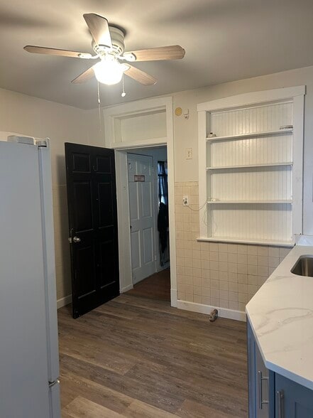 Kitchen - 5021 W Belden St