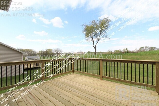 Building Photo - 5374 Destiny Dr