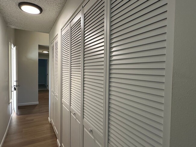 Building Photo - Your Newly Updated 3 Bed, 1 Bath Move-In Ready Home!