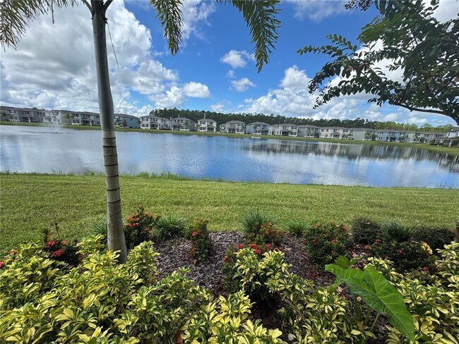 Building Photo - 440 Venetian Palms Blvd