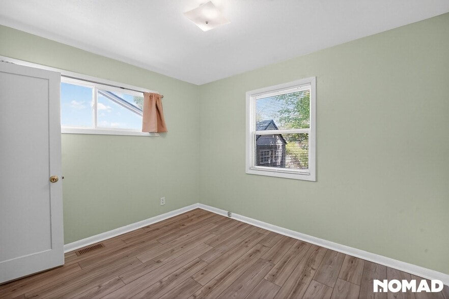 Building Photo - 2520 S Knox Ct