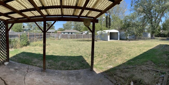 Building Photo - Plenty of Space in this Ranch Home