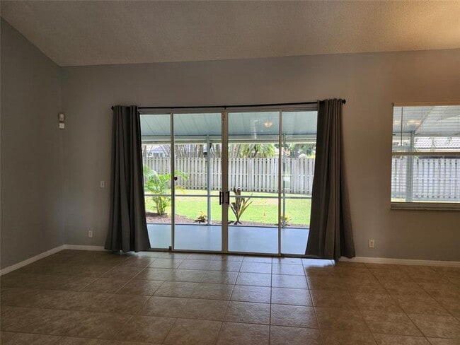 Building Photo - 6639 Hatteras Dr