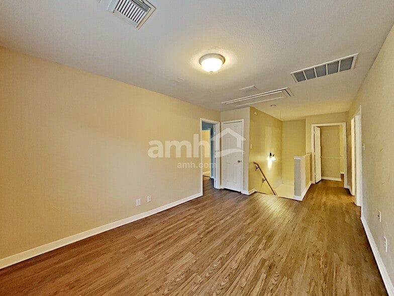 Building Photo - 4103 Chiselhurst