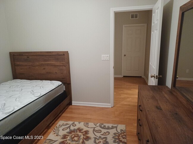 Building Photo - 402 Breckenridge Cir SE