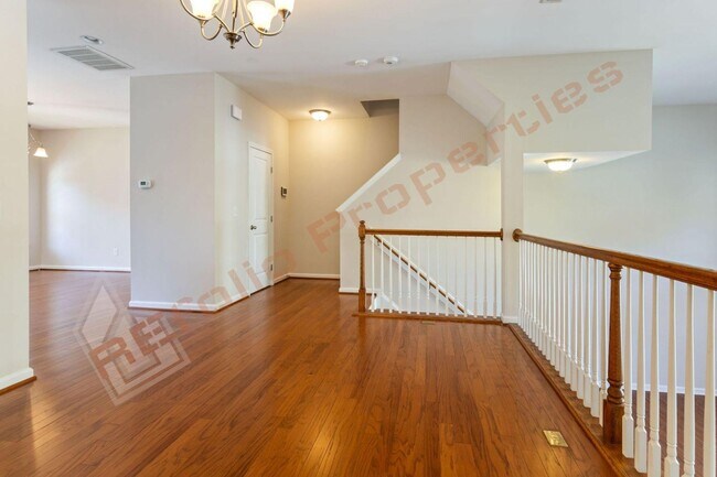 Building Photo - No Carpet! Beautiful 3-Story Townhome with...