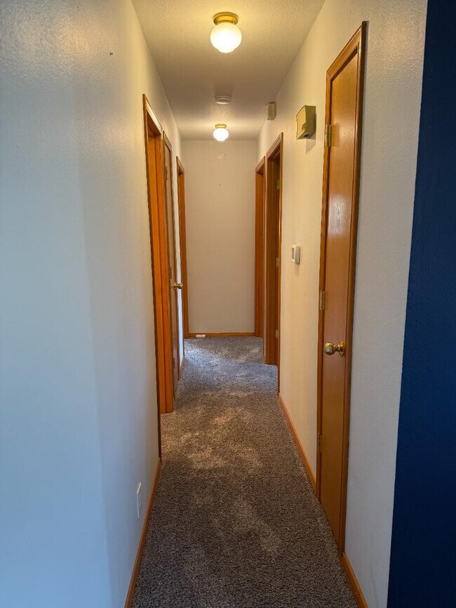 Building Photo - 1416 Scenic Dr
