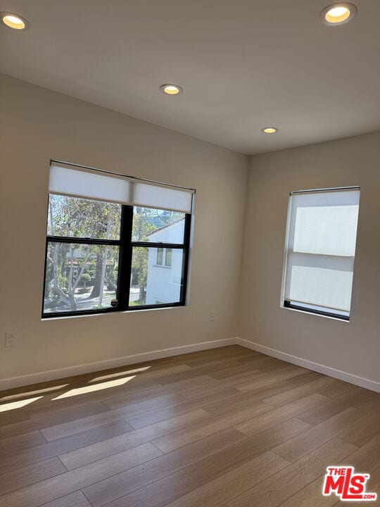 Building Photo - 8571 1/2-8587 1/2 Rugby Dr